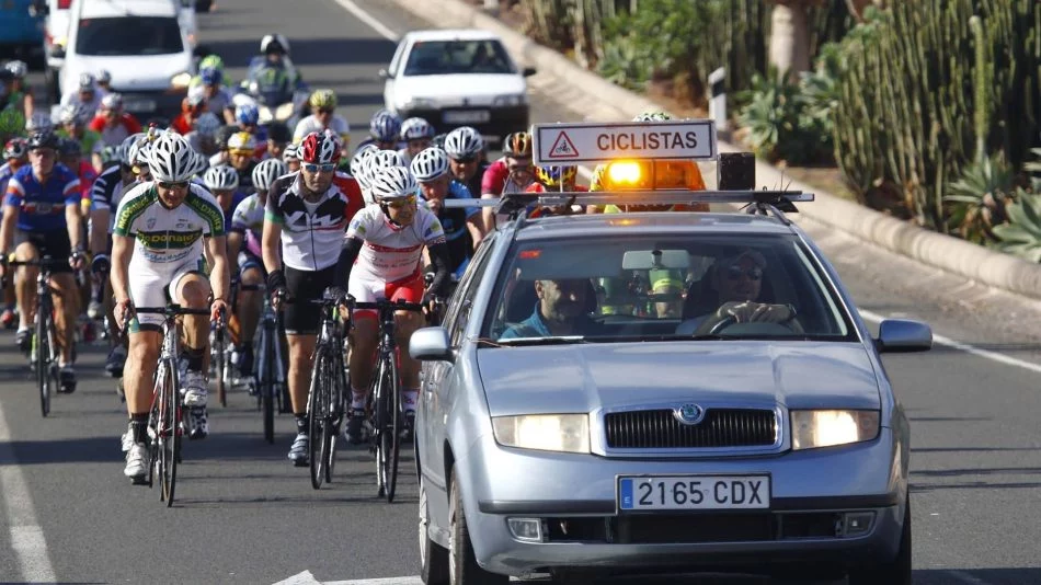 Vehiculo De Acompanamiento De Ciclistas