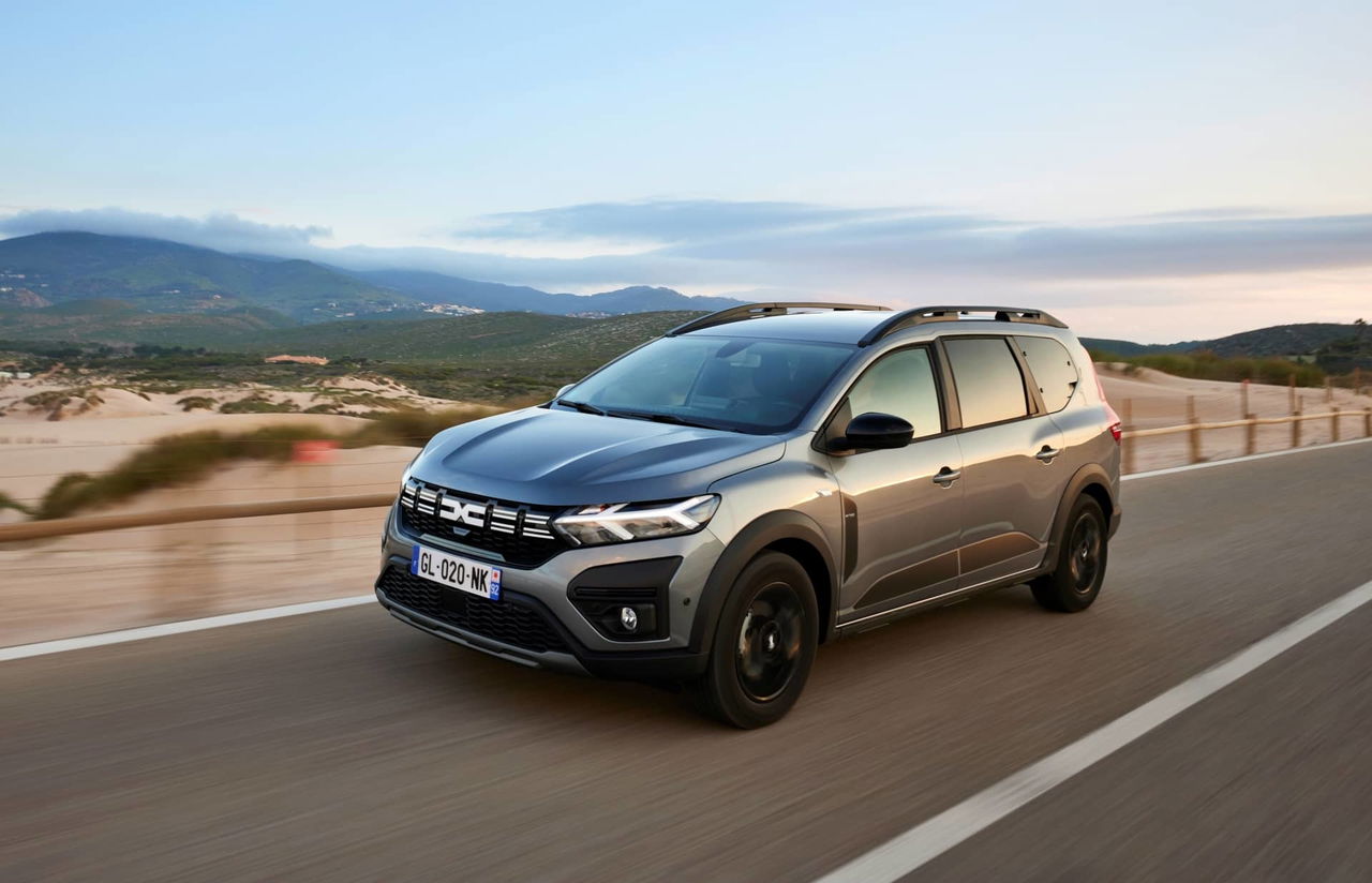 Dacia Jogger Hybrid 2023 117