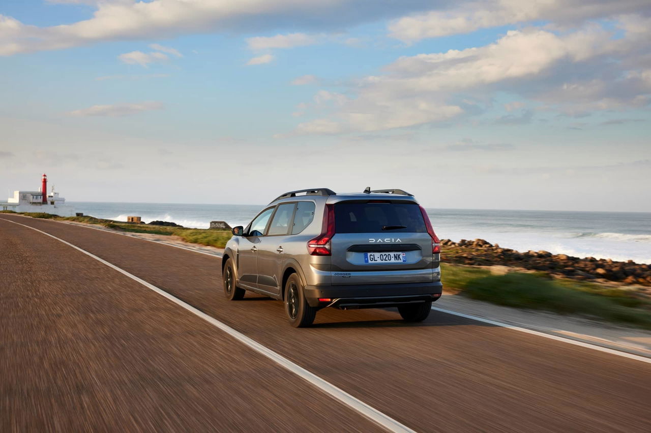 Dacia Jogger Hybrid 2023 122