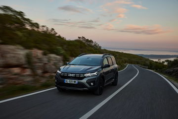 Dacia Jogger Hybrid 2023 84