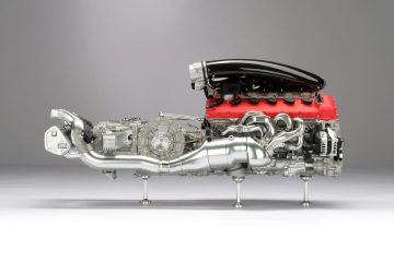 Motor Ferrari Daytona Sp3 01