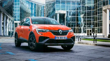 Renault Arkana 2023 Frontal Naranja