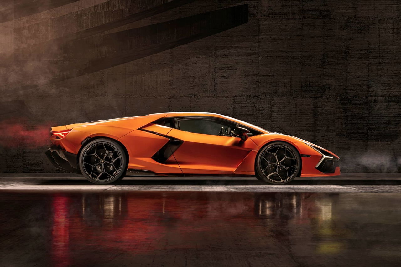 Lamborghini Revuelto 2023 03