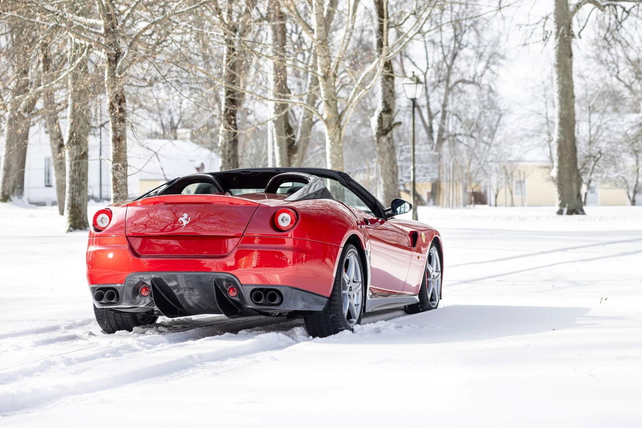 Ferrari 599 Sa Aperta 2010 35