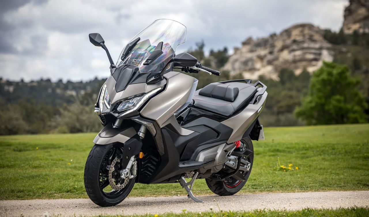 Kymco Ak Premium Portada