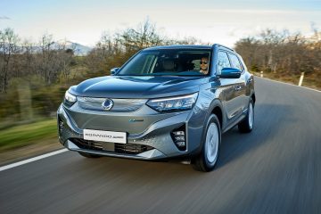 Ssangyong Korando E Motion 2023 Movimiento Platinum Grey Gris 02