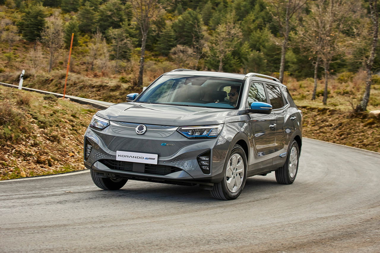 Ssangyong Korando E Motion 2023 Movimiento Platinum Grey Gris 24