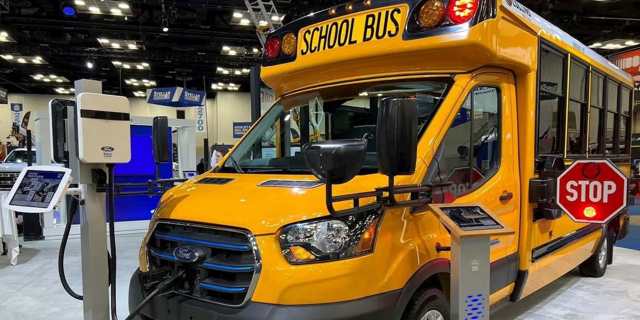 Collins Bus Autobus Electrico Portada