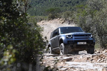 Goodyear Wrangler Land Rover Defender 2