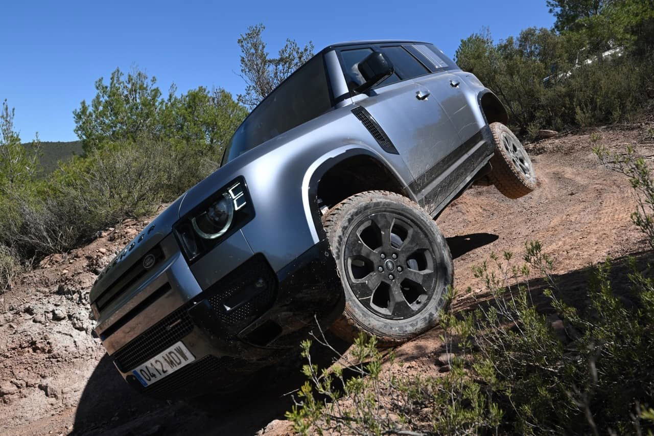 Goodyear Wrangler Land Rover Defender 50