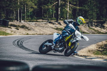 Husqvarna 701 Supermoto 25