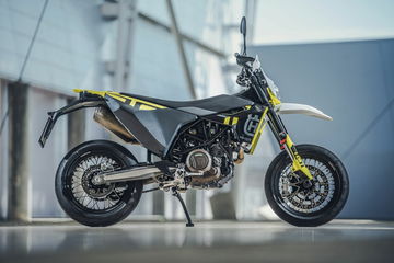 Husqvarna 701 Supermoto 29