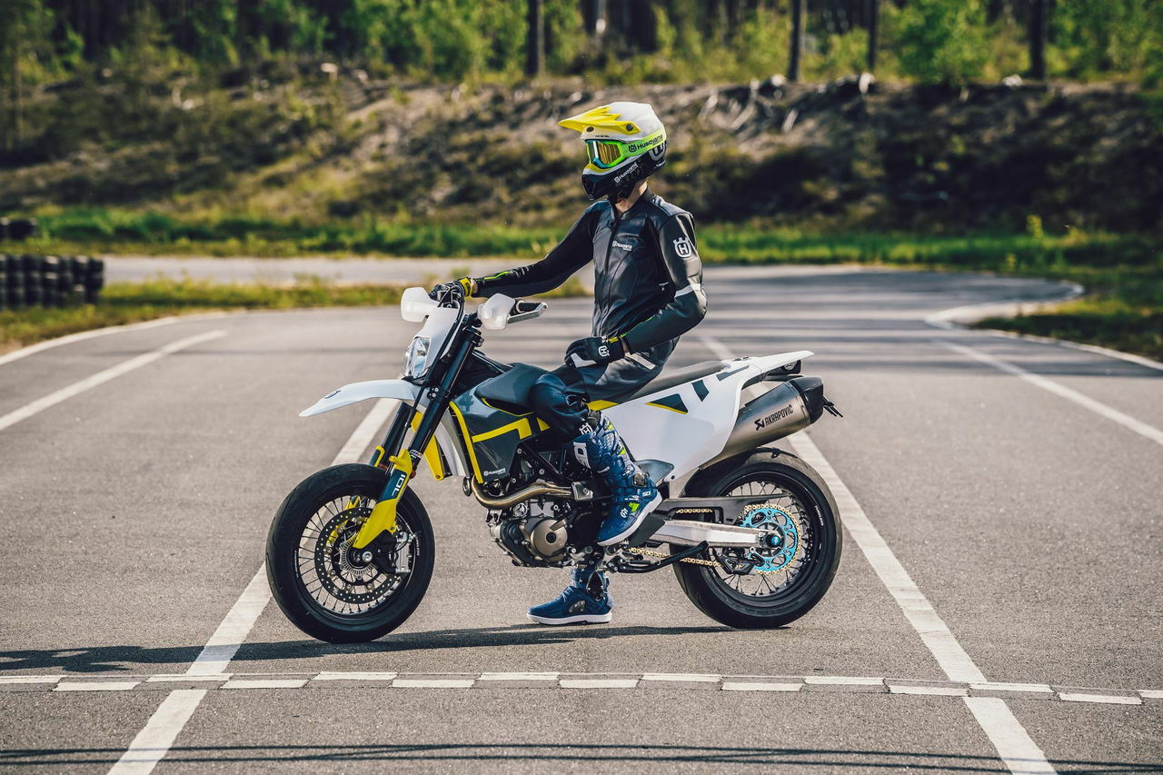 Husqvarna 701 Supermoto 7