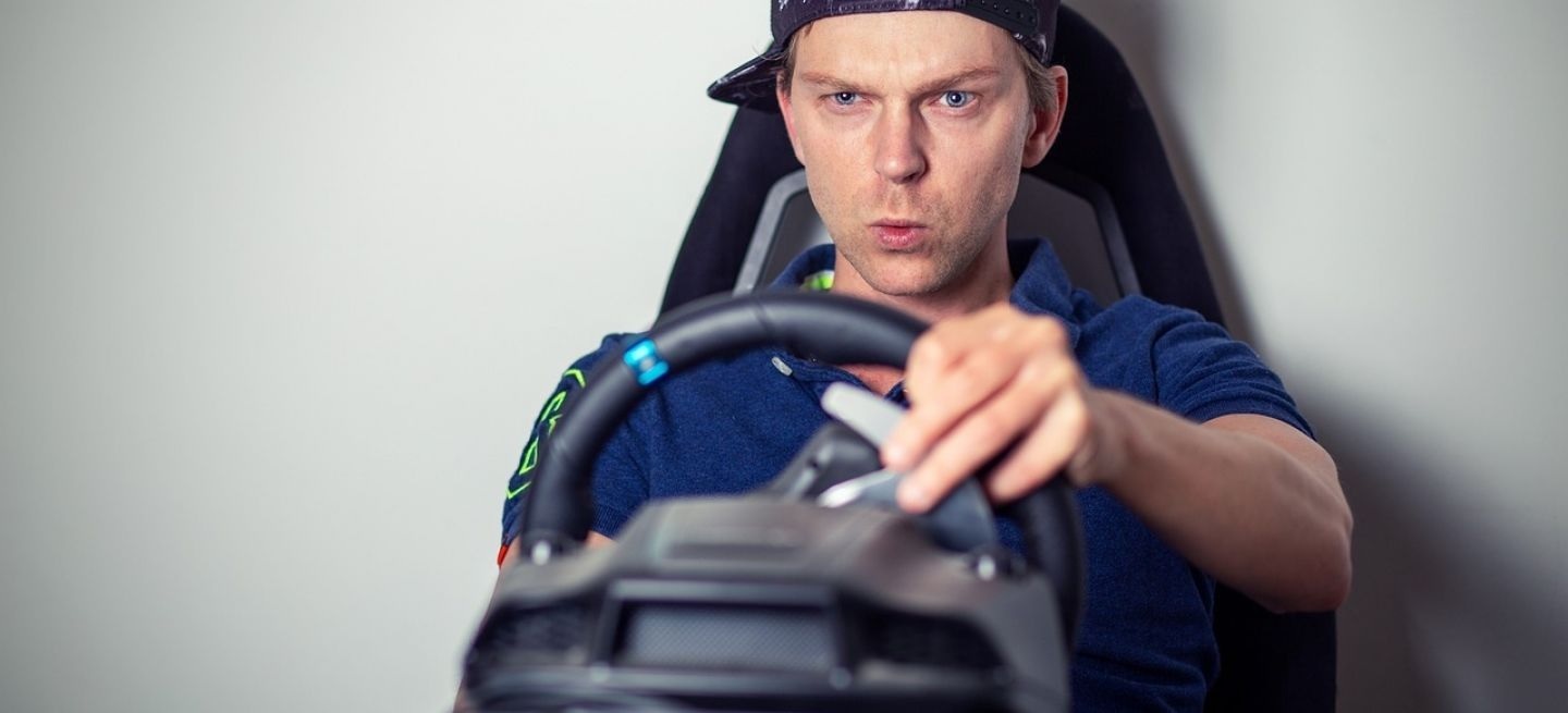 Cuál es el mejor volante para empezar en el simracing? 