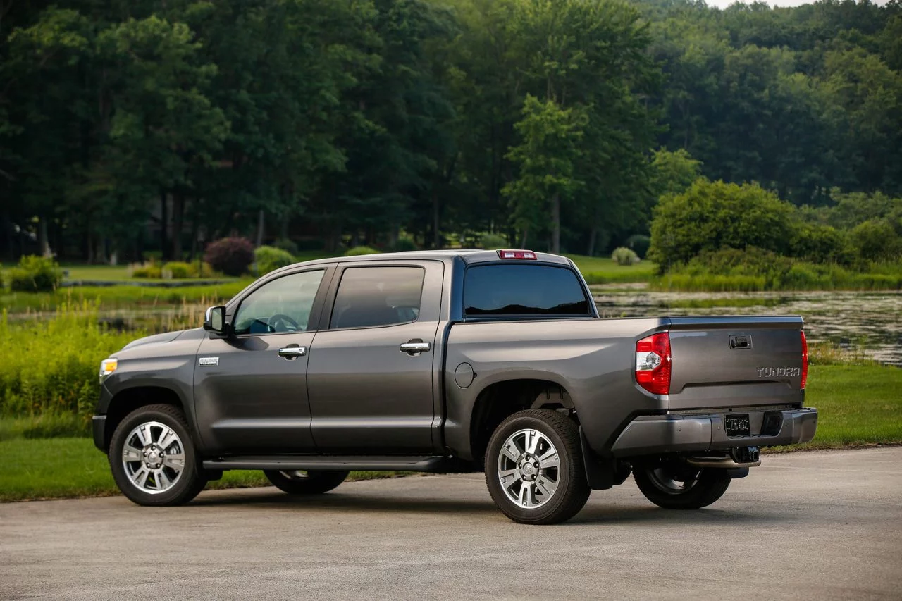 Toyota Tundra 2017