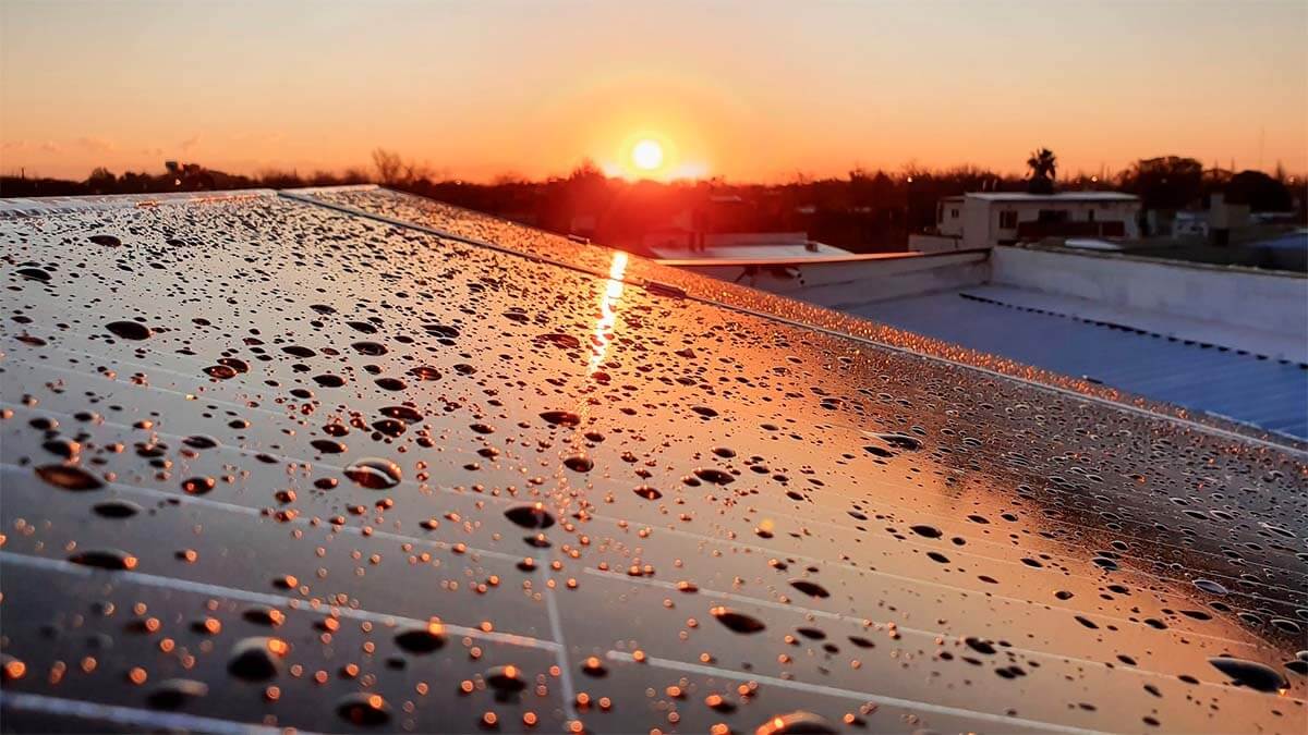 Sistema de autoconsumo energético fotovoltaico y recogida de agua pluvial