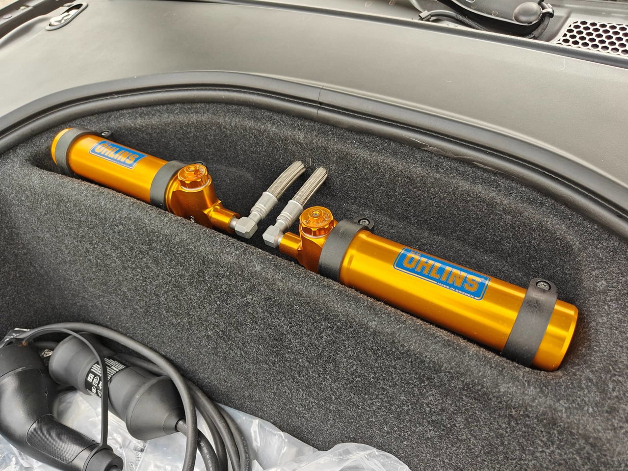 Amortiguadores Öhlins de alto rendimiento del Polestar 2 BST Edition 230