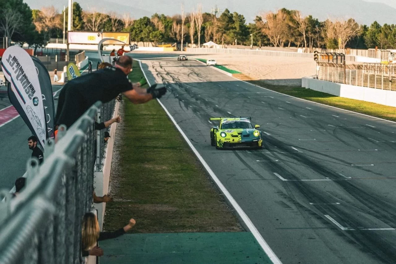 Porsche 911 GT3 en acción en el Circuit de Barcelona-Catalunya