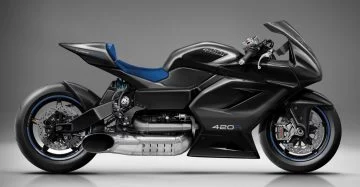 Moto deportiva con asiento azul y diseño aerodinámico