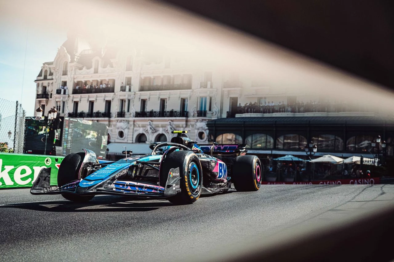 Monoplaza de Alpine F1 Team en acción durante el GP de Mónaco 2024