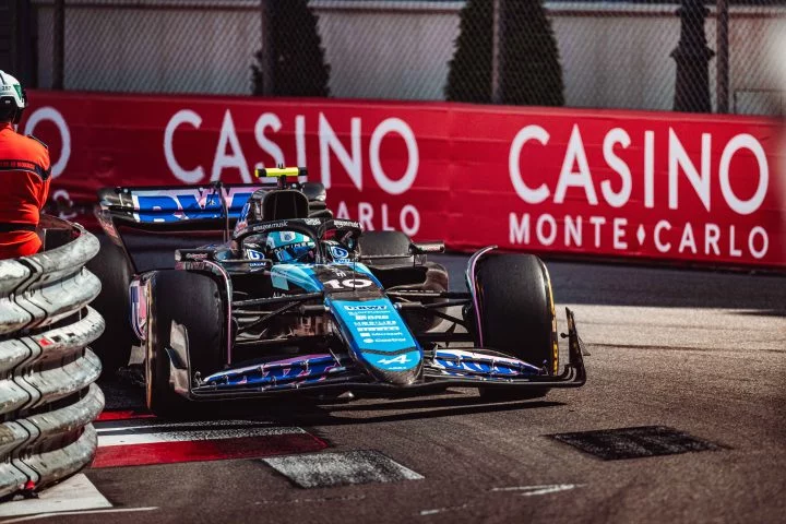 Monoplaza BWT Alpine F1 marca presencia en las calles de Mónaco