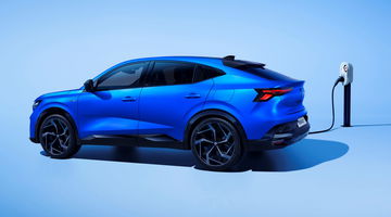 Vistazo lateral del Rafale 4x4, fusión entre Renault y Alpine, mostrando su diseño deportivo.