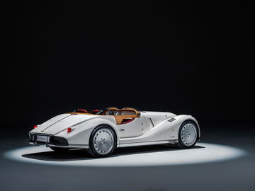 Barqueta Morgan clásica diseño Pininfarina, elegancia atemporal.