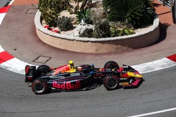 Vista dinámica del monoplaza Campos Racing en el circuito de Mónaco.