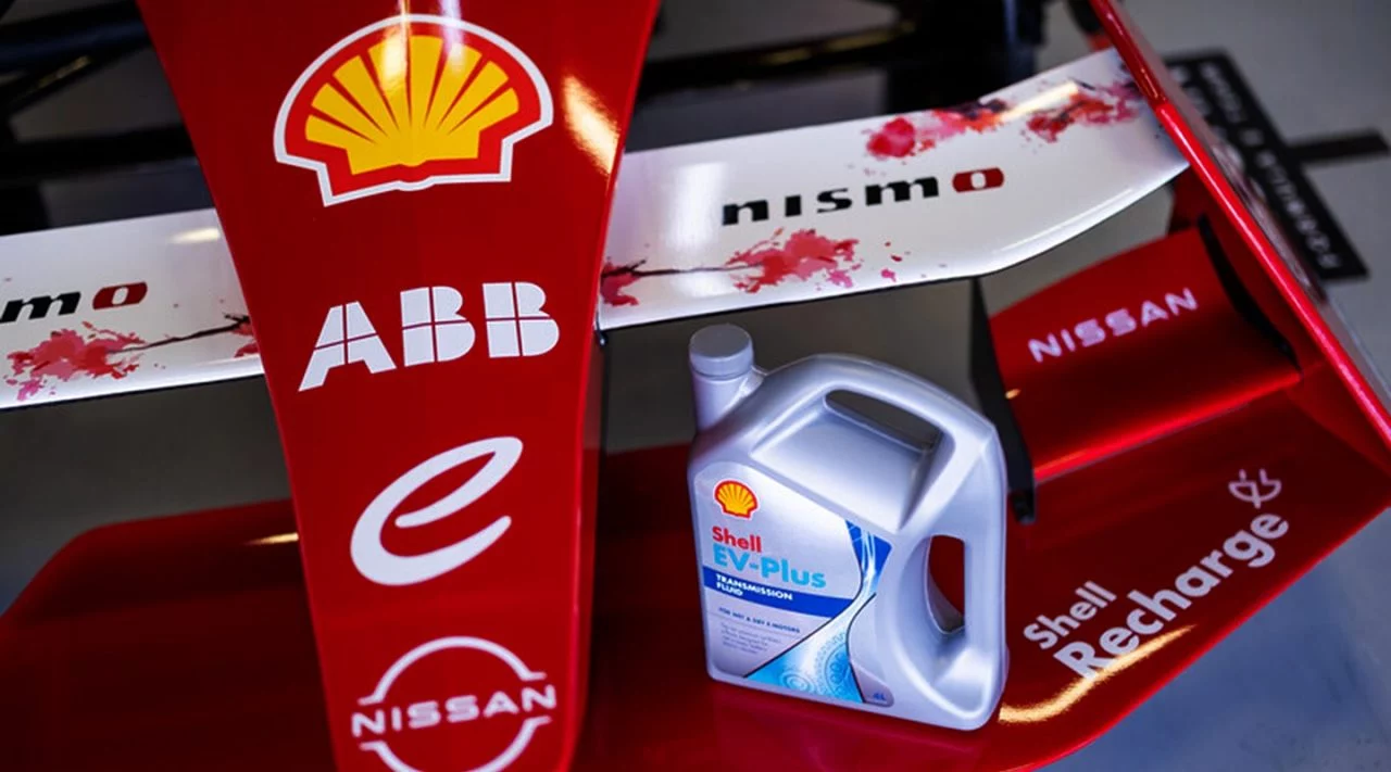 Vista detallada de la colaboración entre Shell y Nissan en la Formula E.