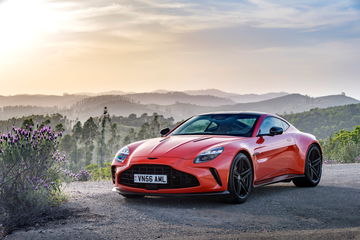 Aston Martin Vantage 2024, esencia y deportividad británica.