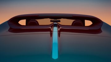 Vista trasera del BMW Concept Skytop revelando un diseño futurista y luces LED distintivas.