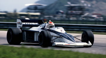 Monoplaza Brabham con motor BMW M12/13/1 en carrera, 1983.