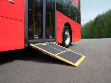 Plataforma de acceso innovadora en autobús eléctrico BYD
