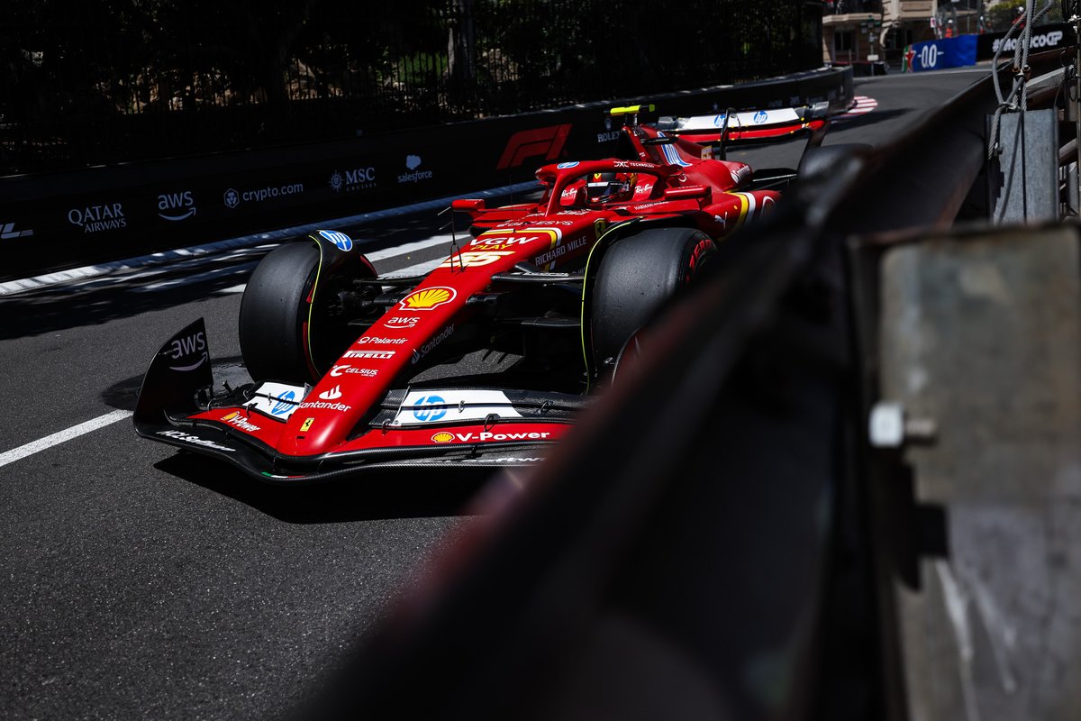 Carlos Sainz en su Ferrari durante la clasificación en Mónaco