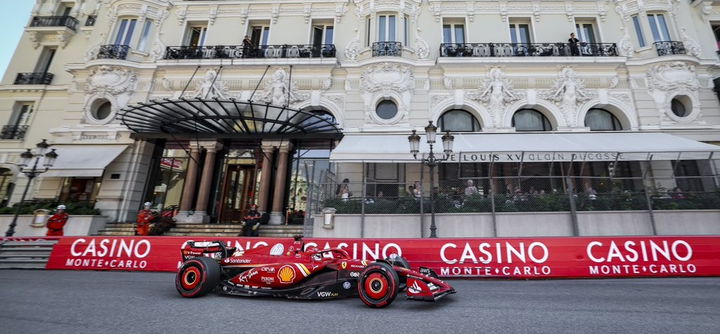 Charles Leclerc domina con maestría las calles de Mónaco en la clasificación.