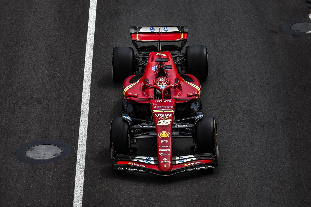 Charles Leclerc domina la pista monegasca con su monoplaza