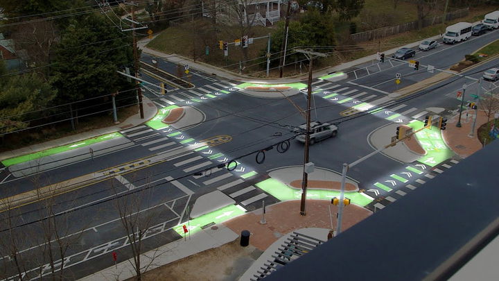 Vista aérea de una intersección holandesa, modelo para prevenir accidentes.