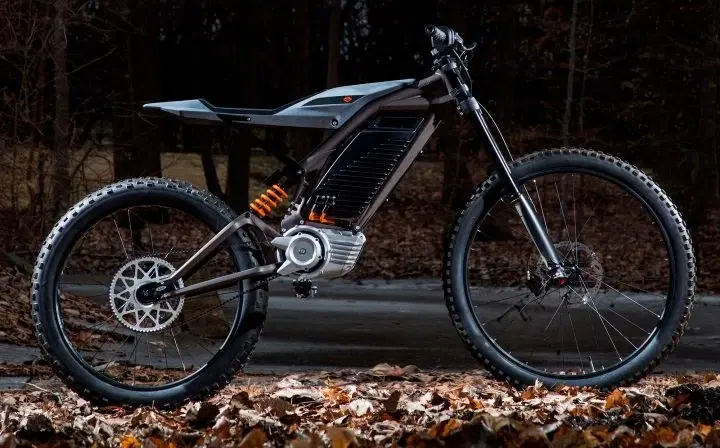 Nueva ebike enduro de Harley-Davidson con neumáticos todoterreno.