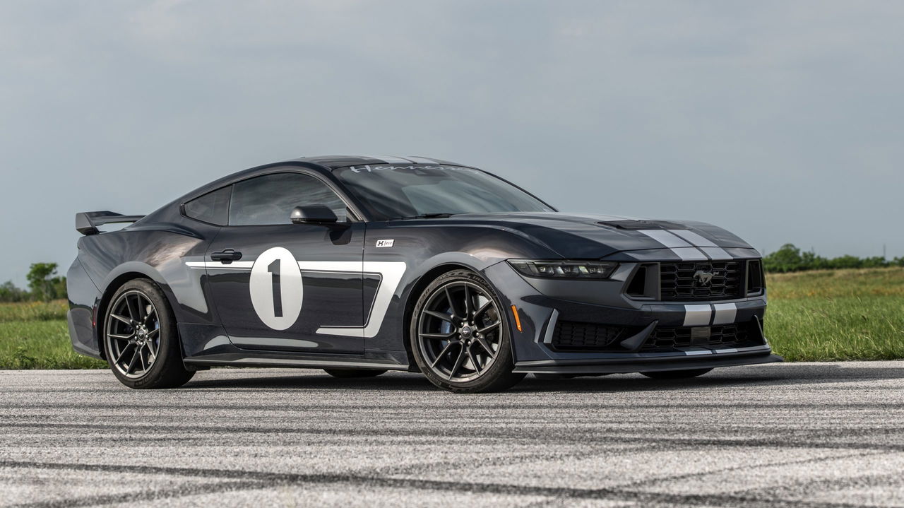 Mustang Dark Horse modificado por Hennessey, potencia elevada a 850 caballos.