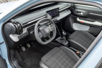 Vista detallada del puesto de conducción y diseño interior del Citroën C3.