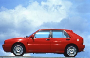 Vista lateral del icónico Lancia Delta HF, expectación por su regreso en 2028