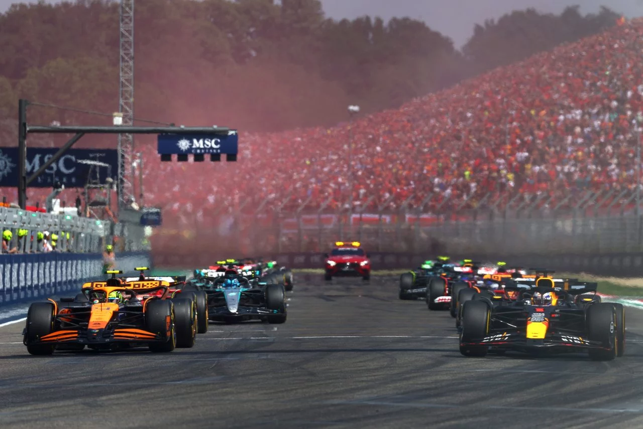 McLaren y Red Bull disputan el liderato en Imola, reflejo de una intensa temporada 2024.