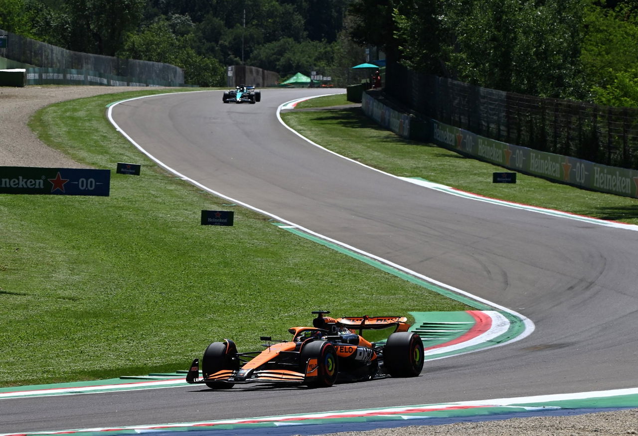 Monoplaza en acción durante la clasificación de Imola