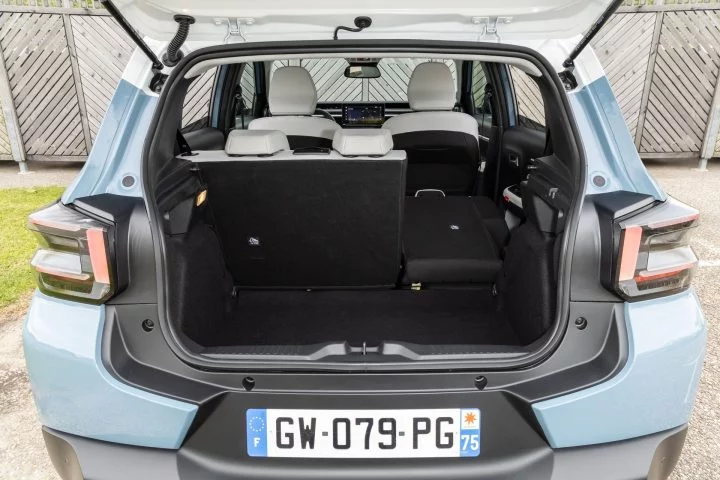 Vista del maletero amplio y funcional del Citroën C3 2024.