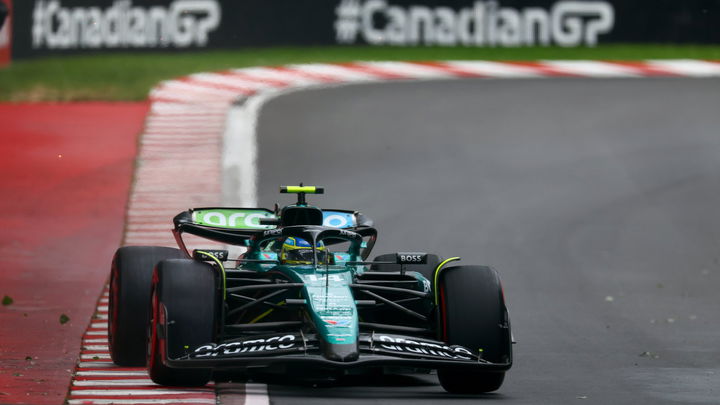 Fernando Alonso compitiendo con determinación en la sesión clasificatoria del GP de Canadá.