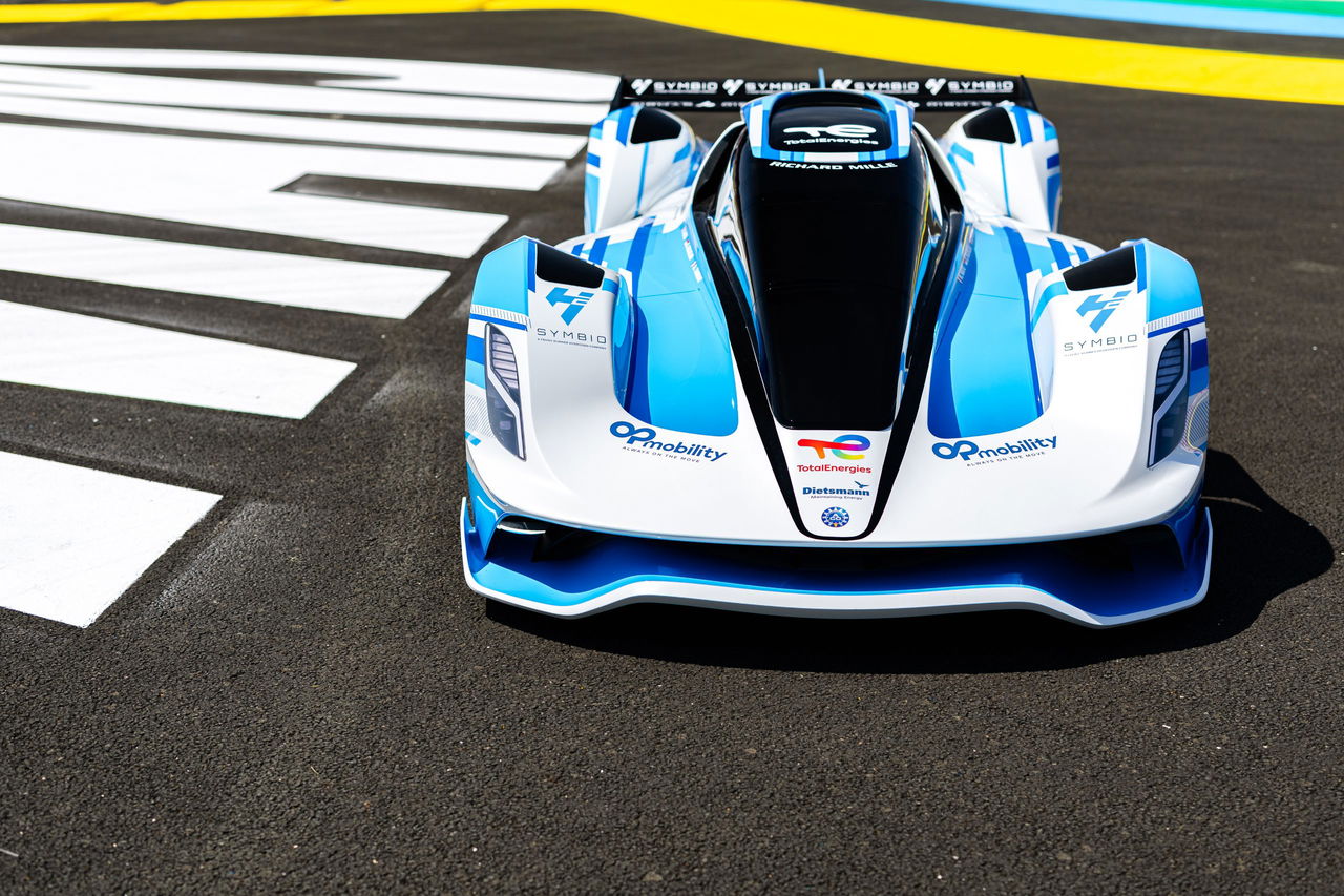 Vista frontal y lateral del prototipo H24EVO en Le Mans.