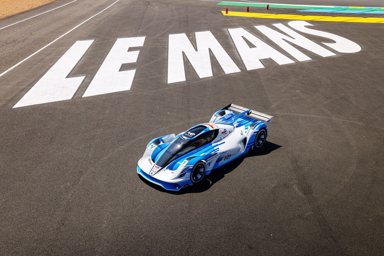 Vista aérea del H24EVO en Le Mans, destacando su aerodinámica impecable.