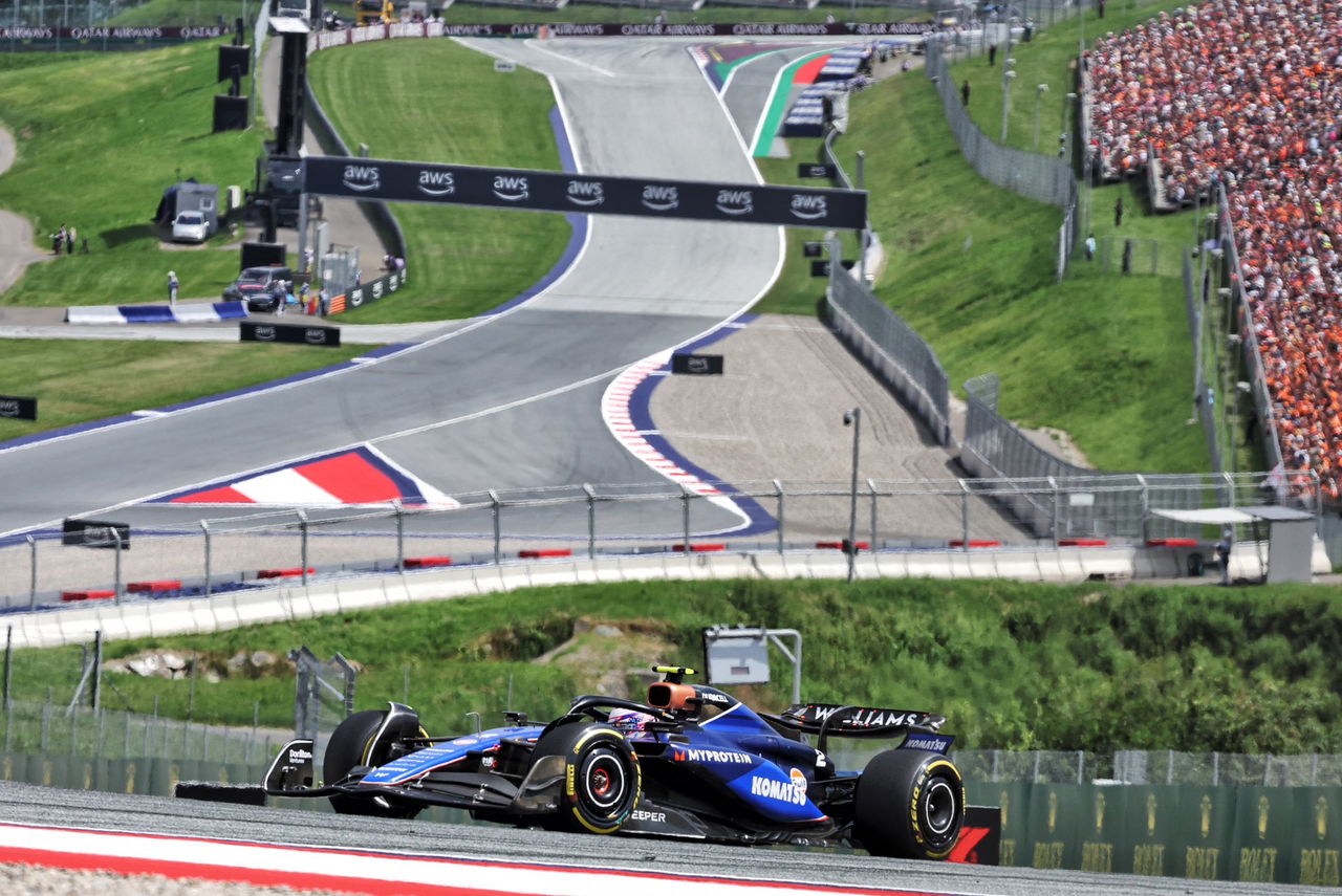 George Russell lidera con maestría en el GP de Austria