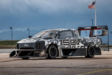 Ford F-150 Lightning SuperTruck con librea camuflada dispuesto a conquistar Pikes Peak.