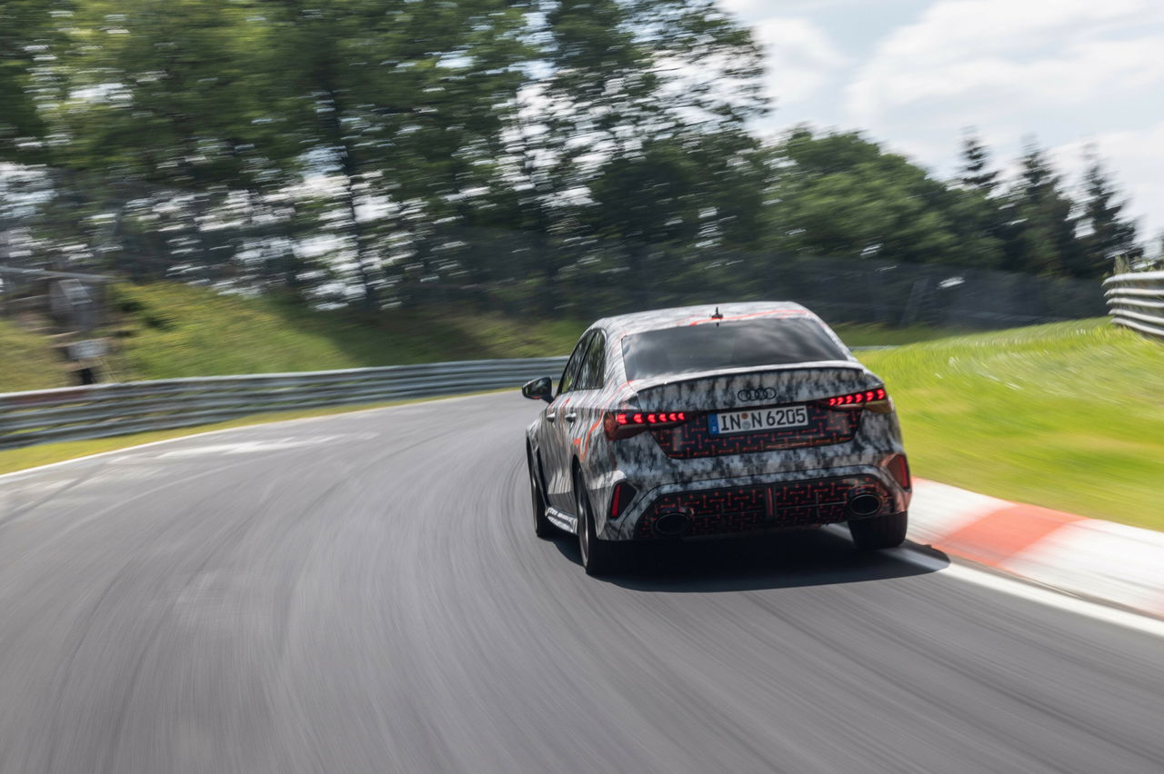 El nuevo Audi RS3 en acción, buscando un récord en Nürburgring.